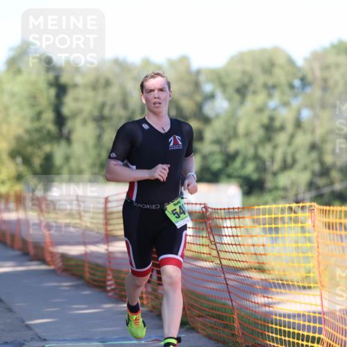 07.09.2025 - 19. Norderstedt Triathlon Michael Strokosch http://msf.ph/oto/8823745 07.09.2025 16:11:03 Laufen 547, 548 meine-sportfotos.de