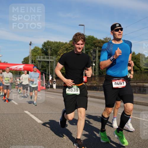 07.09.2025 - BARMER Alsterlauf Yannick Fuchs http://msf.ph/oto/8823749 07.09.2025 09:47:59 Laufen 2074, 4839, 4657 meine-sportfotos.de