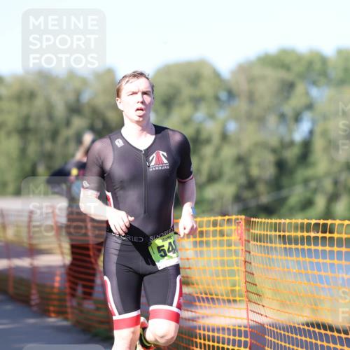07.09.2025 - 19. Norderstedt Triathlon Michael Strokosch http://msf.ph/oto/8823750 07.09.2025 16:11:04 Laufen 547, 548 meine-sportfotos.de