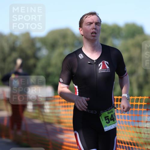 07.09.2025 - 19. Norderstedt Triathlon Michael Strokosch http://msf.ph/oto/8823758 07.09.2025 16:11:04 Laufen 547, 548 meine-sportfotos.de