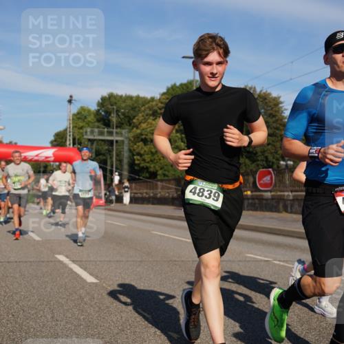 07.09.2025 - BARMER Alsterlauf Yannick Fuchs http://msf.ph/oto/8823760 07.09.2025 09:47:59 Laufen 2024, 4839, 4657 meine-sportfotos.de