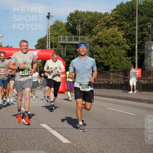 07.09.2025 - BARMER Alsterlauf Yannick Fuchs http://msf.ph/oto/8823768 07.09.2025 09:48:00 Laufen 2616, 0, 3211, 8263, 494, 2029 meine-sportfotos.de