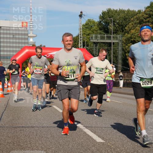 07.09.2025 - BARMER Alsterlauf Yannick Fuchs http://msf.ph/oto/8823785 07.09.2025 09:48:01 Laufen 2616, 10, 211, 396, 5494, 2029 meine-sportfotos.de