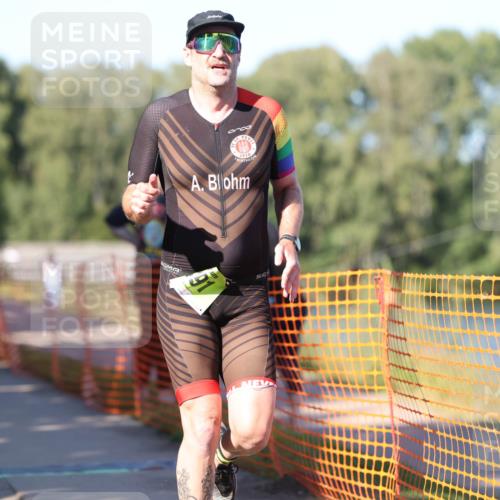 07.09.2025 - 19. Norderstedt Triathlon Michael Strokosch http://msf.ph/oto/8823797 07.09.2025 16:11:16 Laufen 491, 950, 1481 meine-sportfotos.de