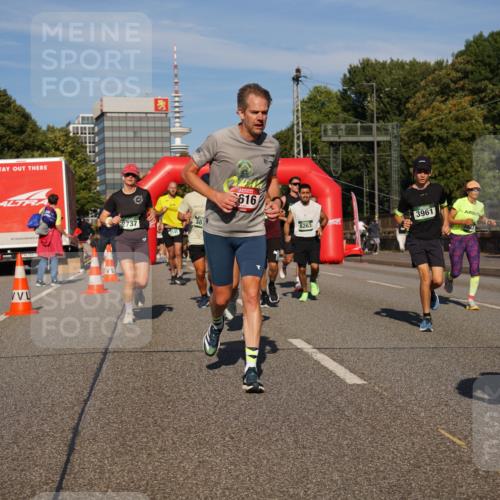 07.09.2025 - BARMER Alsterlauf Yannick Fuchs http://msf.ph/oto/8823801 07.09.2025 09:48:03 Laufen 2737, 345, 616, 8263, 3961 meine-sportfotos.de