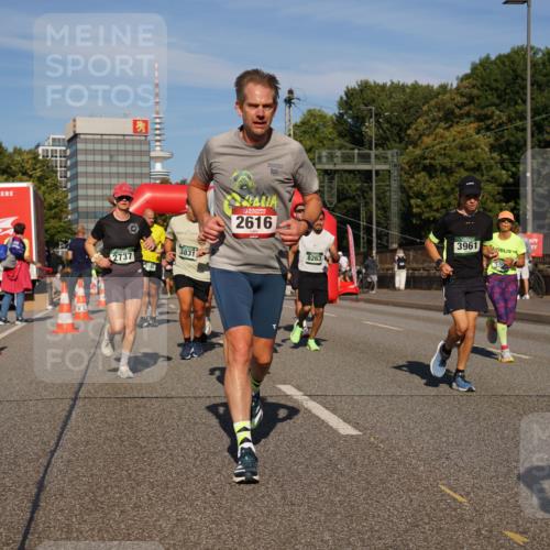 07.09.2025 - BARMER Alsterlauf Yannick Fuchs http://msf.ph/oto/8823805 07.09.2025 09:48:03 Laufen 100, 2616, 3831, 2737, 8263, 3961 meine-sportfotos.de