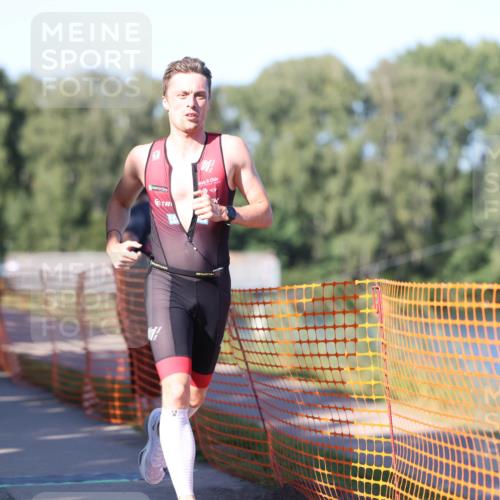 07.09.2025 - 19. Norderstedt Triathlon Michael Strokosch http://msf.ph/oto/8823921 07.09.2025 16:12:03 Laufen 492, 498, 506, 522, 1593 meine-sportfotos.de