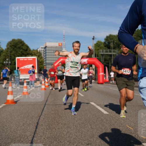 07.09.2025 - BARMER Alsterlauf Yannick Fuchs http://msf.ph/oto/8823928 07.09.2025 09:48:15 Laufen 3494, 5412, 36, 812 meine-sportfotos.de