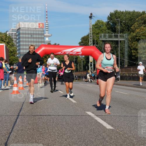 07.09.2025 - BARMER Alsterlauf Yannick Fuchs http://msf.ph/oto/8823981 07.09.2025 09:48:21 Laufen 4796, 6034 meine-sportfotos.de