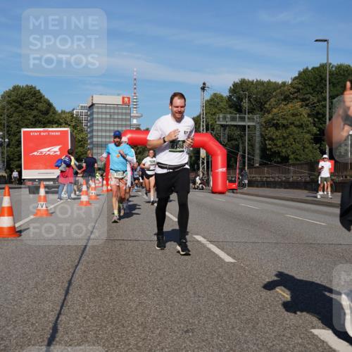 07.09.2025 - BARMER Alsterlauf Yannick Fuchs http://msf.ph/oto/8824035 07.09.2025 09:48:25 Laufen 5675, 6186, 4706 meine-sportfotos.de
