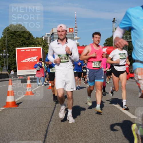 07.09.2025 - BARMER Alsterlauf Yannick Fuchs http://msf.ph/oto/8824069 07.09.2025 09:48:27 Laufen 586, 5693, 4033, 5675, 503 meine-sportfotos.de