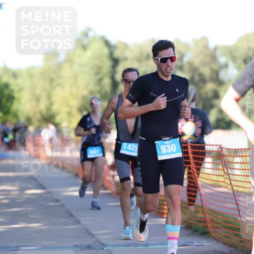 07.09.2025 - 19. Norderstedt Triathlon Michael Strokosch http://msf.ph/oto/8824112 07.09.2025 16:13:13 Laufen 526, 887, 927, 930, 1429, 1511 meine-sportfotos.de