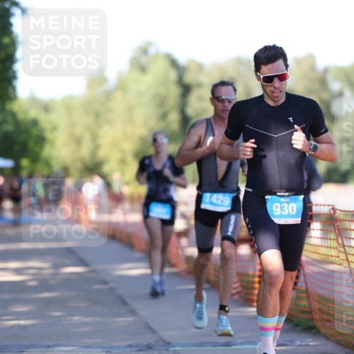 07.09.2025 - 19. Norderstedt Triathlon Michael Strokosch http://msf.ph/oto/8824113 07.09.2025 16:13:13 Laufen 526, 887, 927, 930, 1429, 1511 meine-sportfotos.de