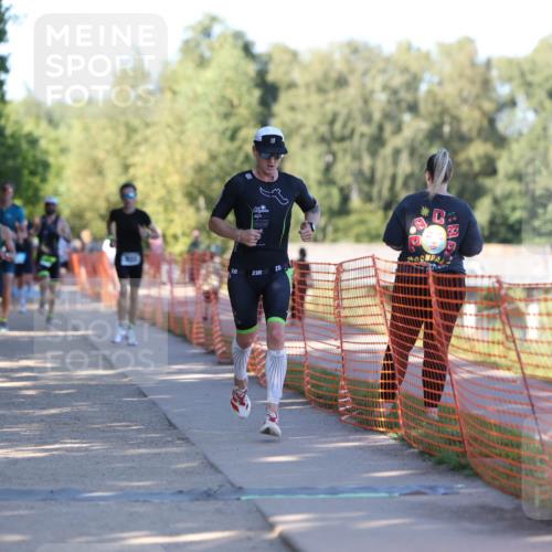 07.09.2025 - 19. Norderstedt Triathlon Michael Strokosch http://msf.ph/oto/8824139 07.09.2025 16:13:25 Laufen 529, 537, 543, 932, 1080, 1422 meine-sportfotos.de