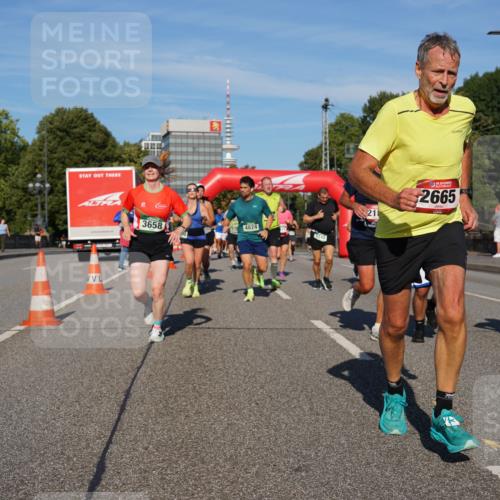 07.09.2025 - BARMER Alsterlauf Yannick Fuchs http://msf.ph/oto/8824196 07.09.2025 09:48:38 Laufen 4824, 542, 3658, 2665, 21, 3365 meine-sportfotos.de