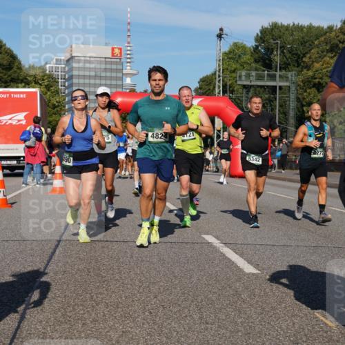 07.09.2025 - BARMER Alsterlauf Yannick Fuchs http://msf.ph/oto/8824213 07.09.2025 09:48:39 Laufen 490, 4824, 121, 5342, 6277, 2625, 136, 2152 meine-sportfotos.de