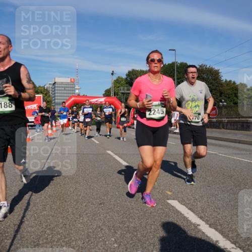 07.09.2025 - BARMER Alsterlauf Yannick Fuchs http://msf.ph/oto/8824277 07.09.2025 09:48:43 Laufen 3188, 2245, 70 meine-sportfotos.de