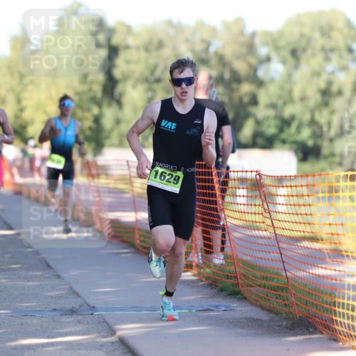 07.09.2025 - 19. Norderstedt Triathlon Michael Strokosch http://msf.ph/oto/8824285 07.09.2025 16:14:09 Laufen 377, 452, 946, 1626, 1629 meine-sportfotos.de