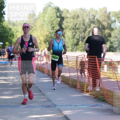 07.09.2025 - 19. Norderstedt Triathlon Michael Strokosch http://msf.ph/oto/8824289 07.09.2025 16:14:10 Laufen 377, 452, 946, 1626, 1629 meine-sportfotos.de