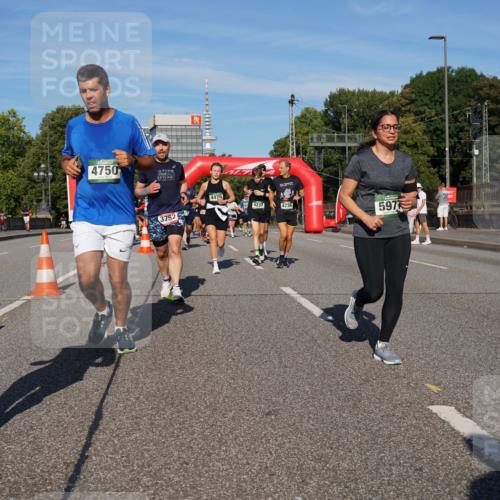 07.09.2025 - BARMER Alsterlauf Yannick Fuchs http://msf.ph/oto/8824334 07.09.2025 09:48:48 Laufen 8, 4750, 4479, 4237, 4236, 3752, 5977 meine-sportfotos.de