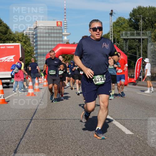 07.09.2025 - BARMER Alsterlauf Yannick Fuchs http://msf.ph/oto/8824372 07.09.2025 09:48:52 Laufen 6089, 003, 6223, 202, 2568 meine-sportfotos.de