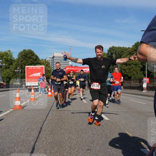 07.09.2025 - BARMER Alsterlauf Yannick Fuchs http://msf.ph/oto/8824376 07.09.2025 09:48:53 Laufen 2530, 6 meine-sportfotos.de