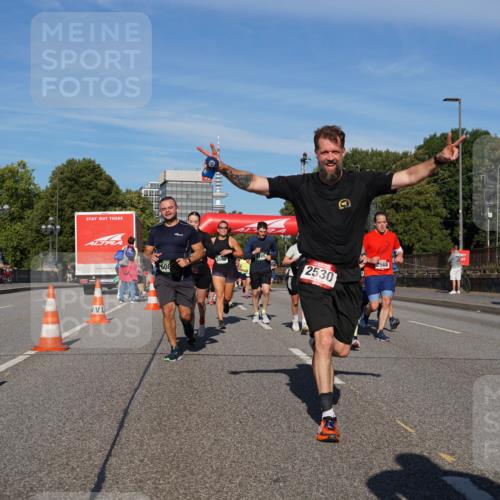 07.09.2025 - BARMER Alsterlauf Yannick Fuchs http://msf.ph/oto/8824382 07.09.2025 09:48:53 Laufen 2530, 608 meine-sportfotos.de
