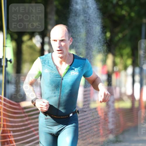 07.09.2025 - 19. Norderstedt Triathlon Michael Strokosch http://msf.ph/oto/8824390 07.09.2025 16:14:35 Laufen 425, 527, 528, 938, 1433 meine-sportfotos.de
