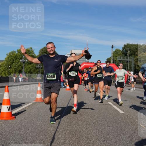 07.09.2025 - BARMER Alsterlauf Yannick Fuchs http://msf.ph/oto/8824397 07.09.2025 09:48:54 Laufen 6089, 2003, 3696, 5895, 2022, 2568 meine-sportfotos.de