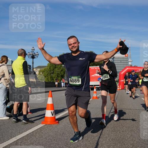 07.09.2025 - BARMER Alsterlauf Yannick Fuchs http://msf.ph/oto/8824400 07.09.2025 09:48:55 Laufen 6089, 2003, 3696, 0, 5895 meine-sportfotos.de