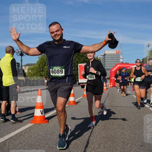 07.09.2025 - BARMER Alsterlauf Yannick Fuchs http://msf.ph/oto/8824401 07.09.2025 09:48:55 Laufen 136, 6089, 2003, 369, 05, 5895 meine-sportfotos.de