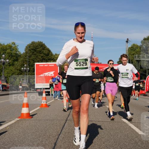 07.09.2025 - BARMER Alsterlauf Yannick Fuchs http://msf.ph/oto/8824447 07.09.2025 09:49:07 Laufen 5529, 637, 5750, 5805, 138 meine-sportfotos.de
