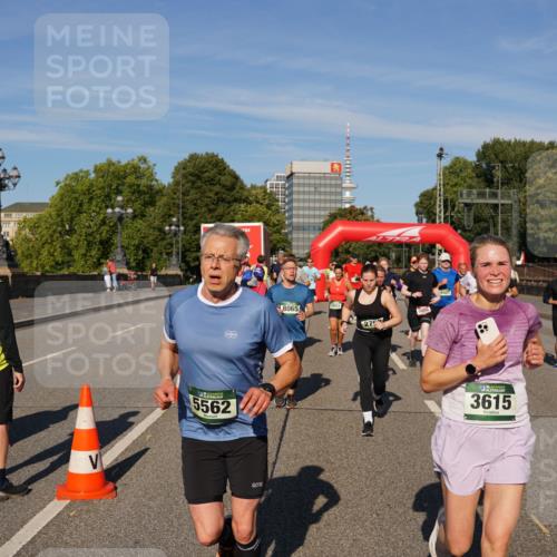 07.09.2025 - BARMER Alsterlauf Yannick Fuchs http://msf.ph/oto/8824466 07.09.2025 09:49:11 Laufen 5562, 8065, 2903, 275, 8427, 3615 meine-sportfotos.de