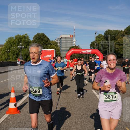 07.09.2025 - BARMER Alsterlauf Yannick Fuchs http://msf.ph/oto/8824467 07.09.2025 09:49:12 Laufen 5562, 8065, 27521, 36, 3615 meine-sportfotos.de