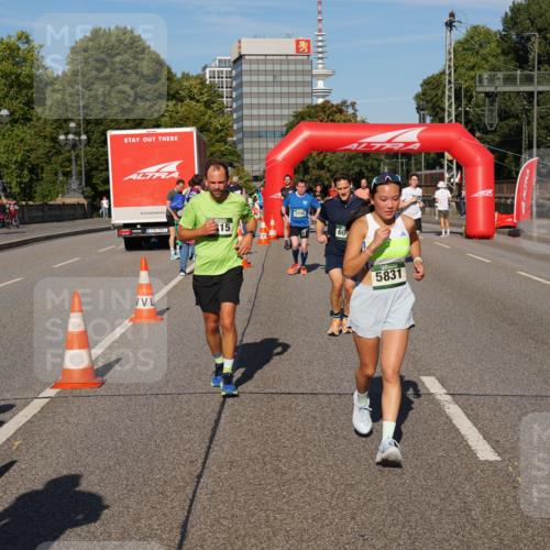 07.09.2025 - BARMER Alsterlauf Yannick Fuchs http://msf.ph/oto/8824495 07.09.2025 09:49:18 Laufen 15, 609, 5831 meine-sportfotos.de