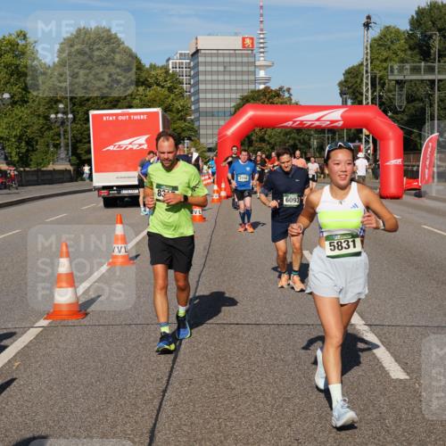 07.09.2025 - BARMER Alsterlauf Yannick Fuchs http://msf.ph/oto/8824497 07.09.2025 09:49:19 Laufen 83, 2998, 6093, 5831 meine-sportfotos.de