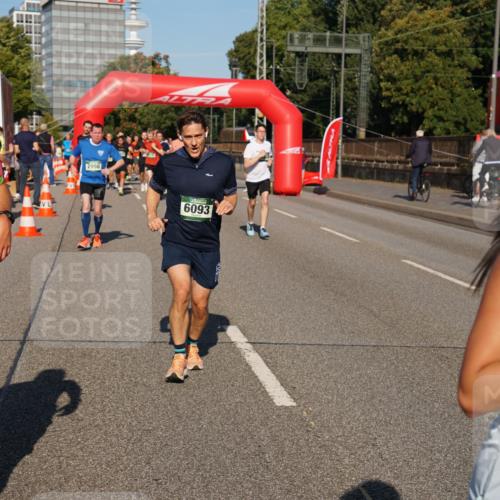 07.09.2025 - BARMER Alsterlauf Yannick Fuchs http://msf.ph/oto/8824501 07.09.2025 09:49:20 Laufen 36, 315, 2998, 6093, 583 meine-sportfotos.de