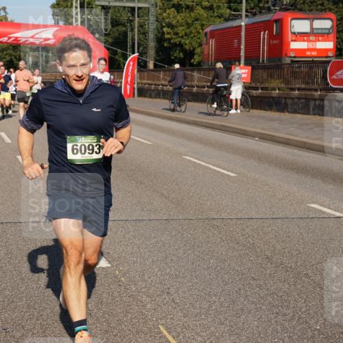 07.09.2025 - BARMER Alsterlauf Yannick Fuchs http://msf.ph/oto/8824503 07.09.2025 09:49:21 Laufen 2998, 6093, 112142 meine-sportfotos.de