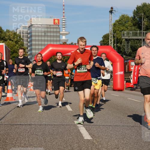 07.09.2025 - BARMER Alsterlauf Yannick Fuchs http://msf.ph/oto/8824515 07.09.2025 09:49:26 Laufen 2750, 5135, 5664, 79, 5115, 4235, 842, 203 meine-sportfotos.de