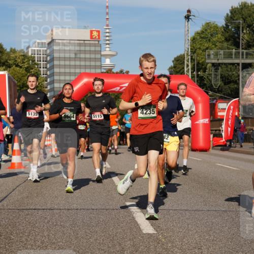 07.09.2025 - BARMER Alsterlauf Yannick Fuchs http://msf.ph/oto/8824517 07.09.2025 09:49:26 Laufen 2750, 81, 5135, 5664, 8479, 5115, 4235, 42 meine-sportfotos.de