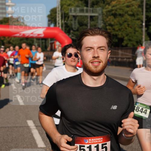 07.09.2025 - BARMER Alsterlauf Yannick Fuchs http://msf.ph/oto/8824529 07.09.2025 09:49:30 Laufen 6476, 36, 511, 844 meine-sportfotos.de