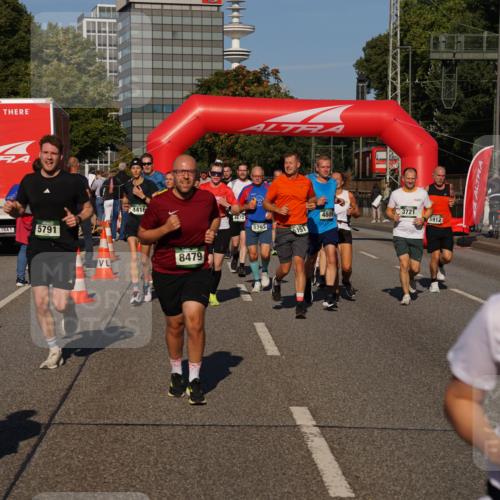 07.09.2025 - BARMER Alsterlauf Yannick Fuchs http://msf.ph/oto/8824533 07.09.2025 09:49:30 Laufen 407, 1, 5791, 4416, 8479, 4672, 4809, 3721, 5293, 151, 5912 meine-sportfotos.de