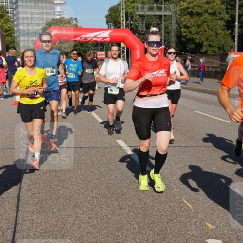 07.09.2025 - BARMER Alsterlauf Yannick Fuchs http://msf.ph/oto/8824555 07.09.2025 09:49:34 Laufen 4416, 2606, 5978, 3381, 4672, 6151, 3434 meine-sportfotos.de