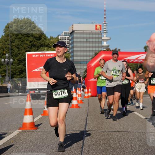 07.09.2025 - BARMER Alsterlauf Yannick Fuchs http://msf.ph/oto/8824572 07.09.2025 09:49:38 Laufen 6075, 83, 4857, 6175, 6027, 5397, 36, 5377 meine-sportfotos.de