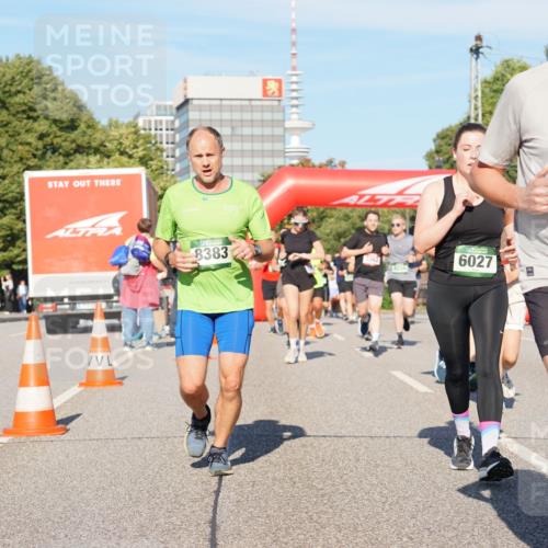 07.09.2025 - BARMER Alsterlauf Yannick Fuchs http://msf.ph/oto/8824581 07.09.2025 09:49:41 Laufen 8383, 6034, 6027, 19, 36, 4857 meine-sportfotos.de
