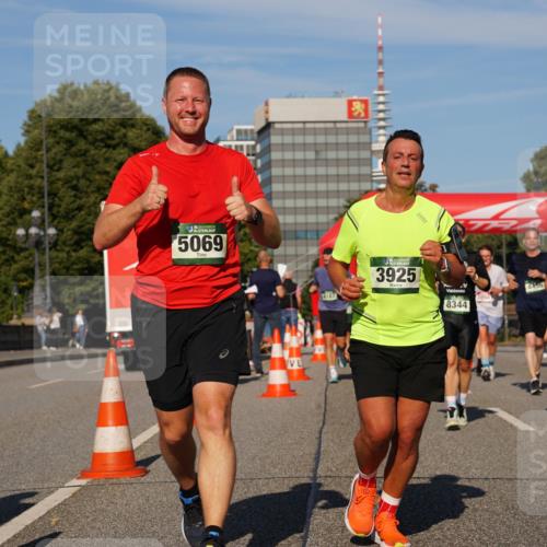 07.09.2025 - BARMER Alsterlauf Yannick Fuchs http://msf.ph/oto/8824611 07.09.2025 09:49:47 Laufen 5069, 4187, 3925, 4456, 8344, 5598, 2195 meine-sportfotos.de