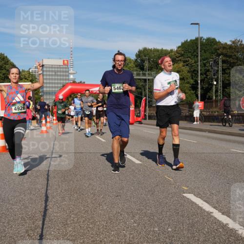 07.09.2025 - BARMER Alsterlauf Yannick Fuchs http://msf.ph/oto/8824640 07.09.2025 09:49:55 Laufen 4926, 3129, 546 meine-sportfotos.de