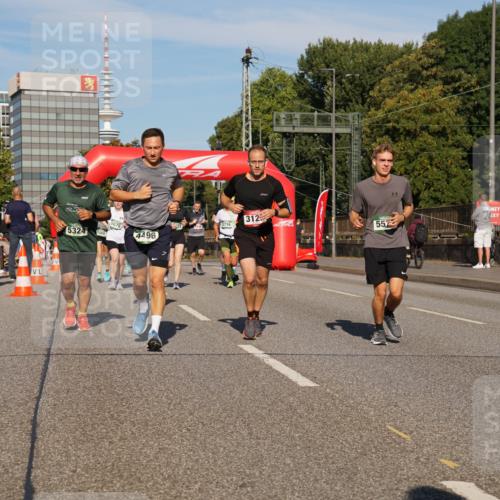 07.09.2025 - BARMER Alsterlauf Yannick Fuchs http://msf.ph/oto/8824647 07.09.2025 09:49:57 Laufen 312, 3716, 5324, 557, 4496 meine-sportfotos.de