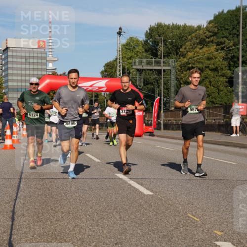07.09.2025 - BARMER Alsterlauf Yannick Fuchs http://msf.ph/oto/8824648 07.09.2025 09:49:57 Laufen 5324, 5678, 3129, 557, 6122, 2646, 5716, 4496 meine-sportfotos.de