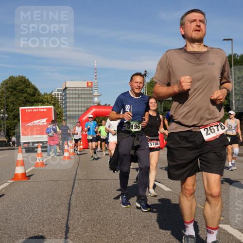 07.09.2025 - BARMER Alsterlauf Yannick Fuchs http://msf.ph/oto/8824714 07.09.2025 09:50:15 Laufen 5196, 5155, 2678, 3249 meine-sportfotos.de